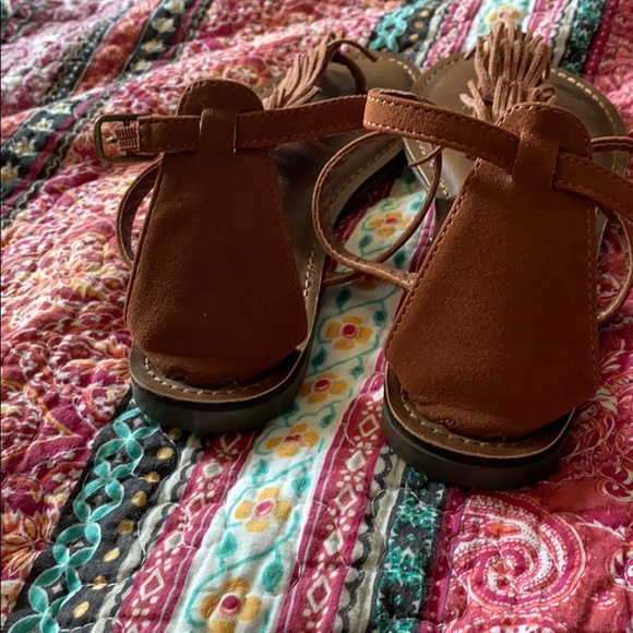 Aeropostale Sandals - Picture 3 of 3